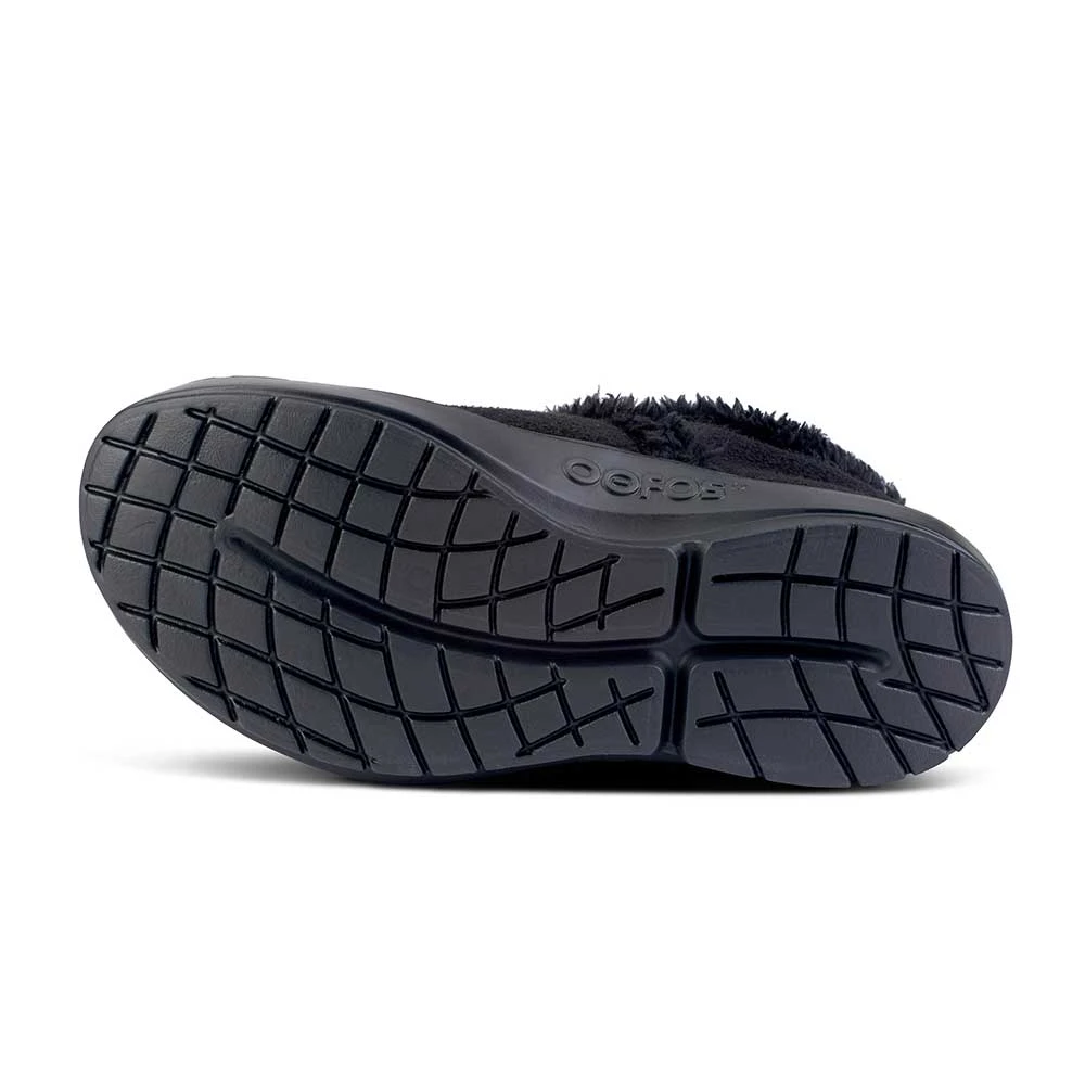 OOfos Women's OOcoozie Low Shoe Recovery Shoe - Black - Regular (B) - Image 6